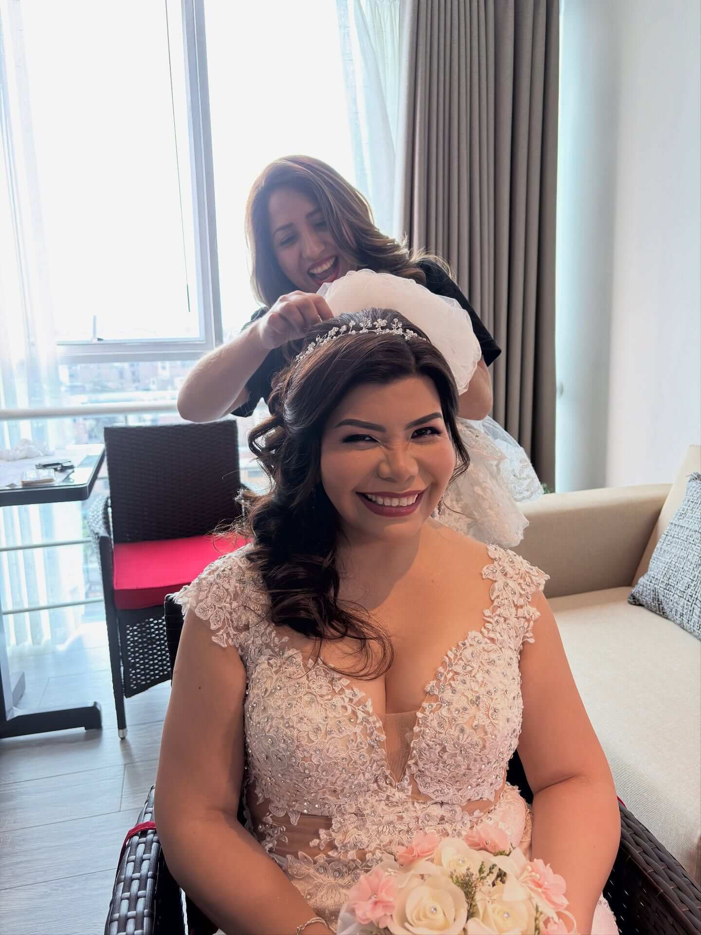 Maquillaje y peinado profesional para novias en Los Olivos